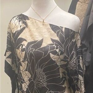 Banana Republic Black and Cream Floral Blouse Vintage BNWOT